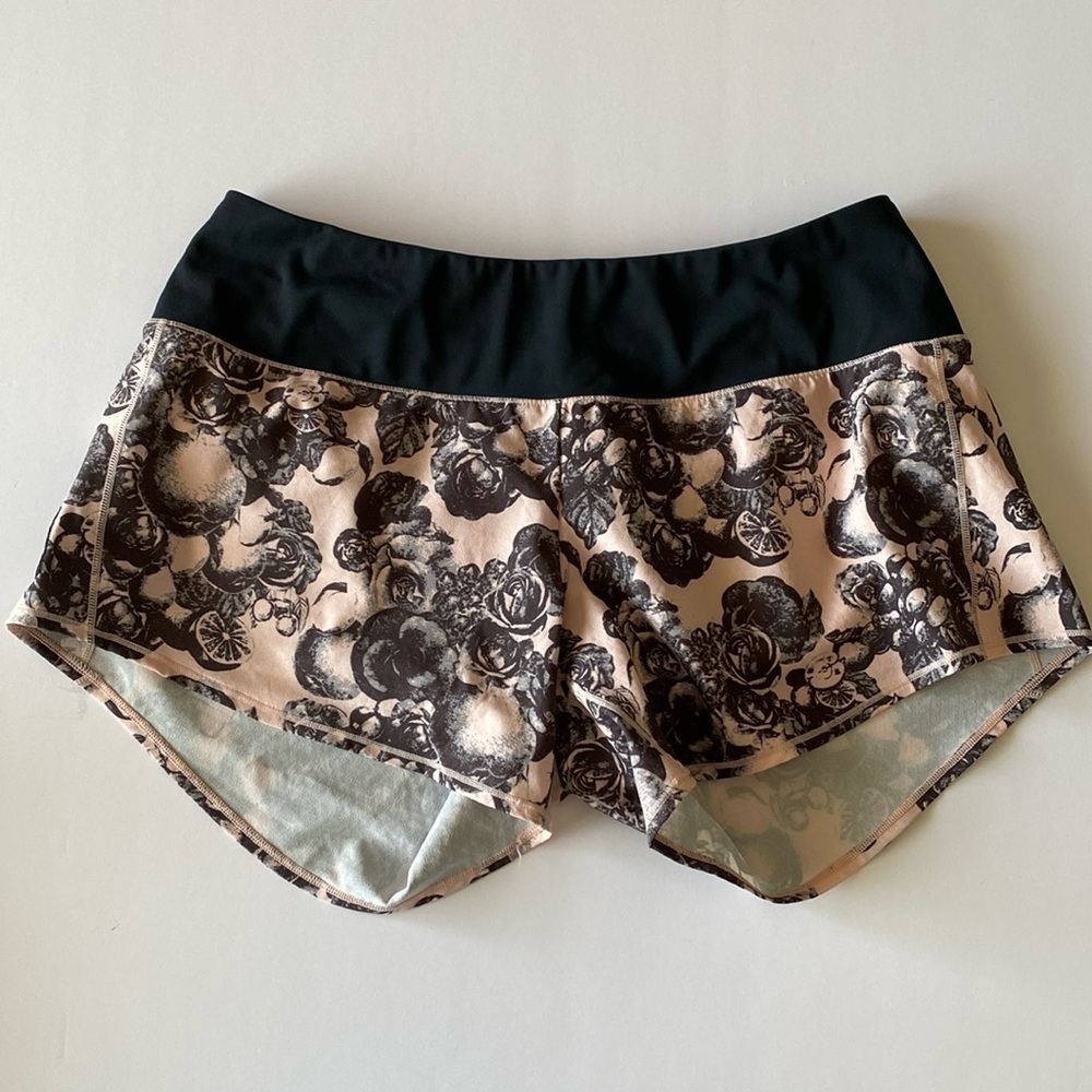Oiselle Roga athletic running shorts black pink roses women’s 8 eight